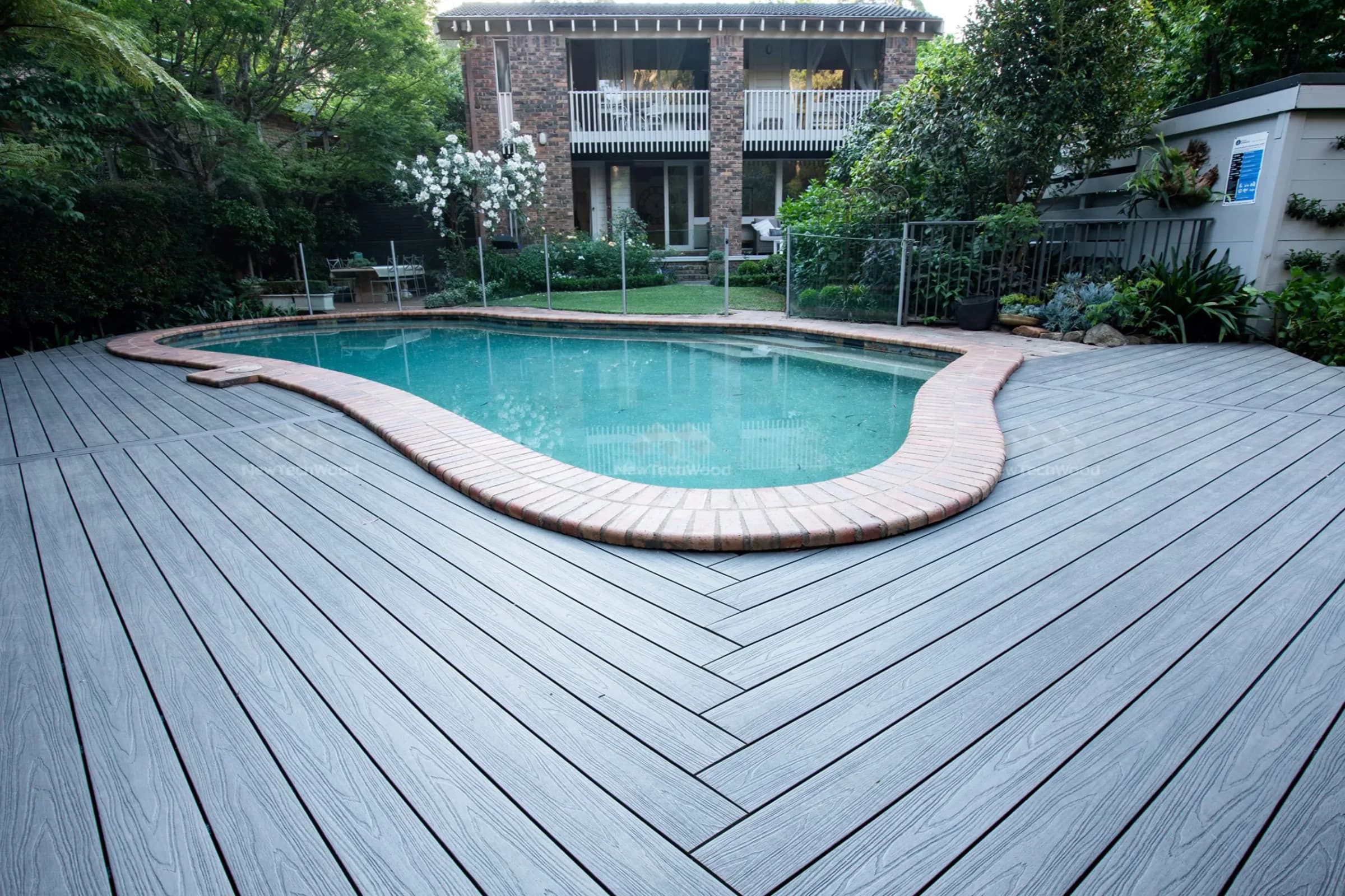 Silver-Grey-Terrace-Decking.jpg