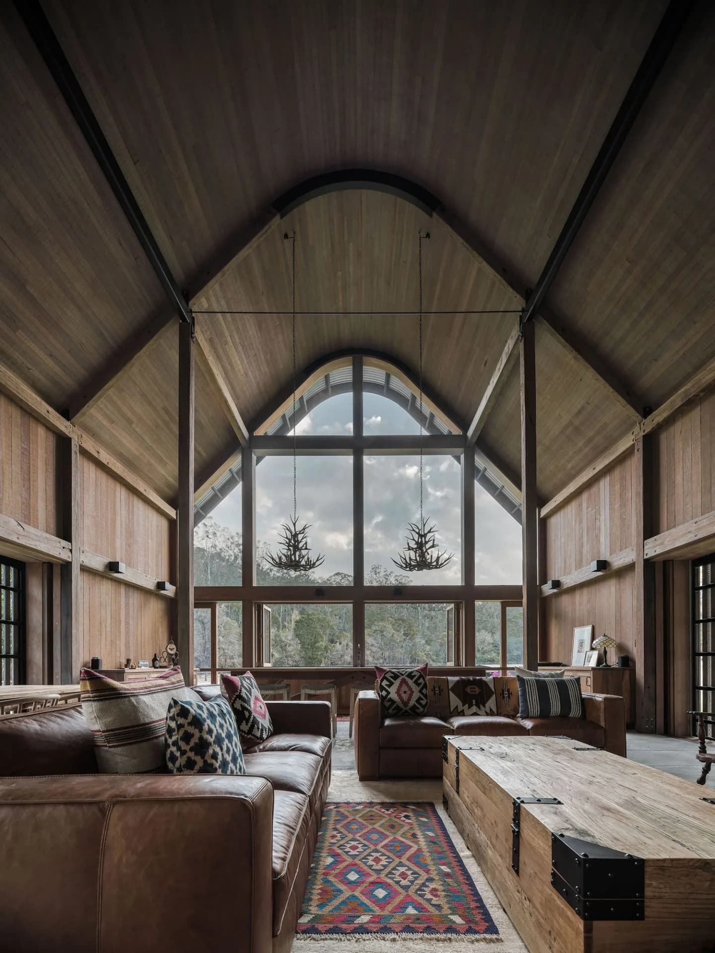 THEBARN-1